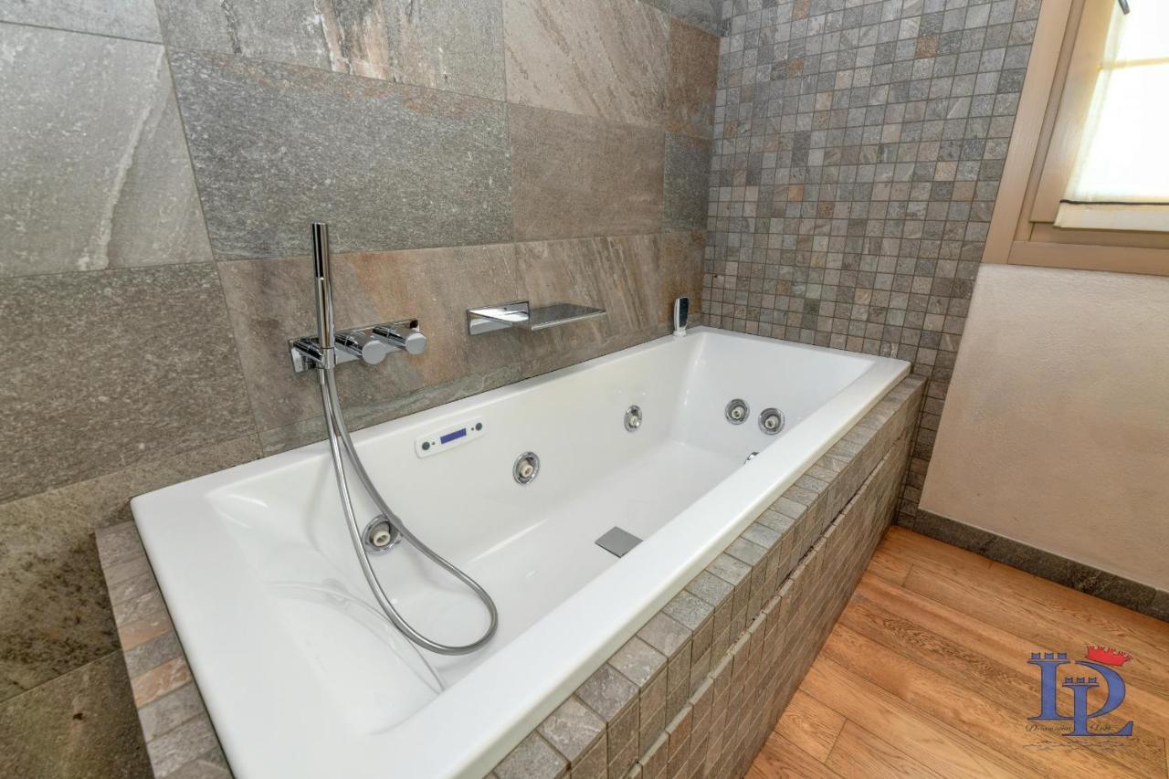 Desenzanoloft Official Partner Marriott Homes & Villas - Oscar Luxury Suite Дезенцано-дель-Гарда Экстерьер фото