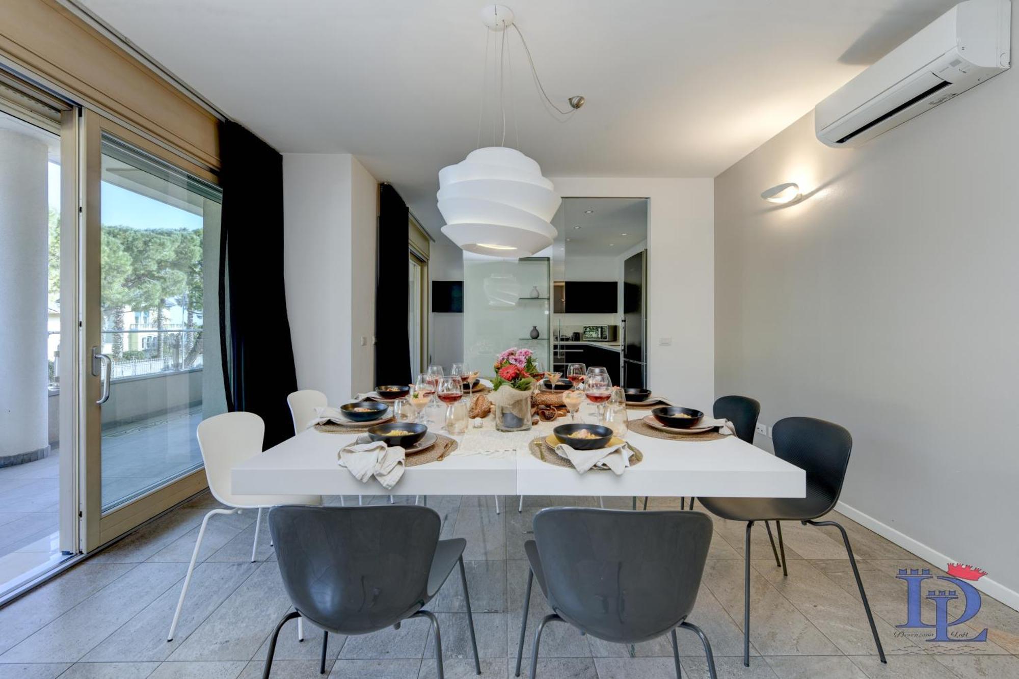Desenzanoloft Official Partner Marriott Homes & Villas - Oscar Luxury Suite Дезенцано-дель-Гарда Экстерьер фото