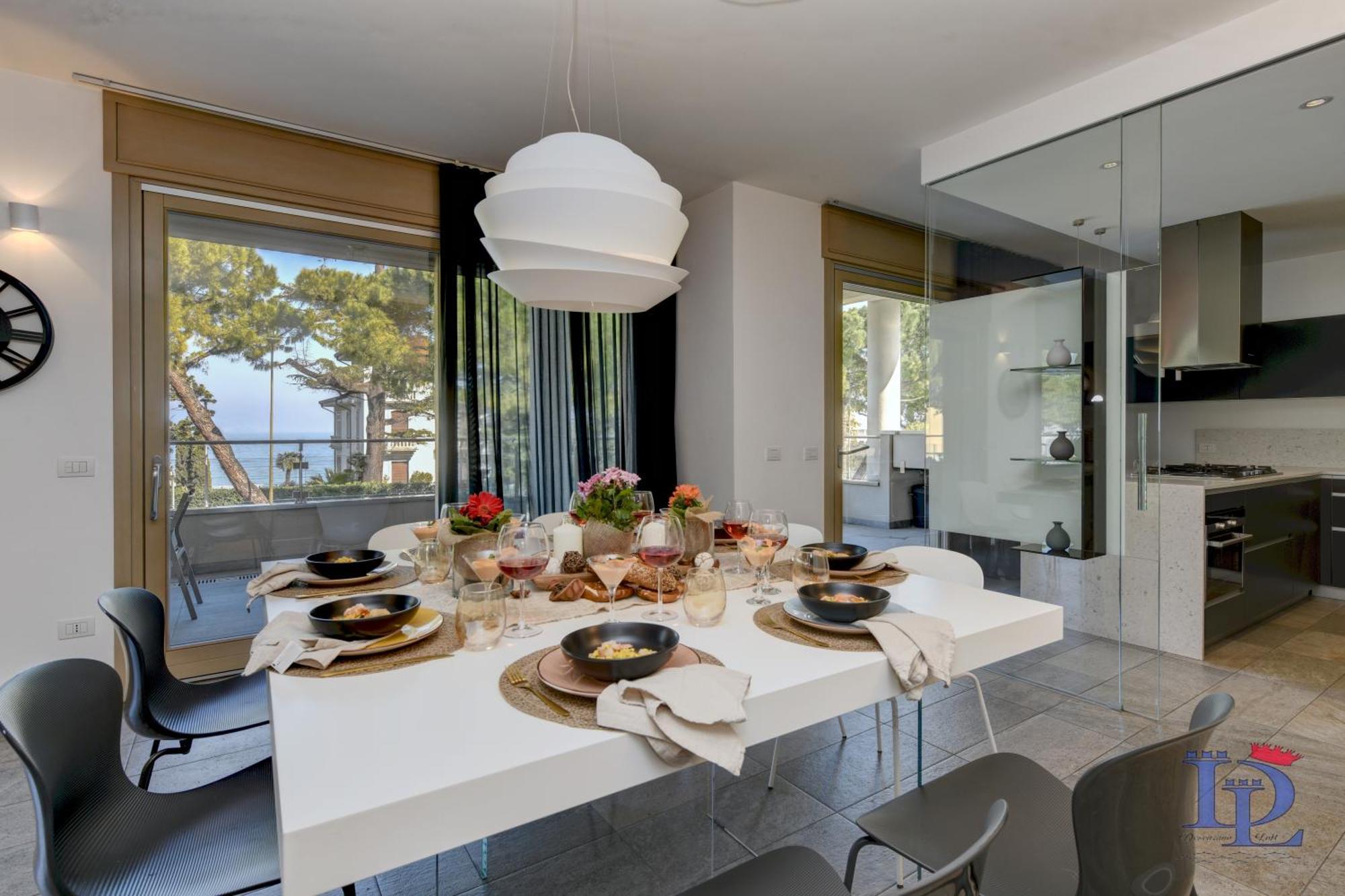 Desenzanoloft Official Partner Marriott Homes & Villas - Oscar Luxury Suite Дезенцано-дель-Гарда Экстерьер фото